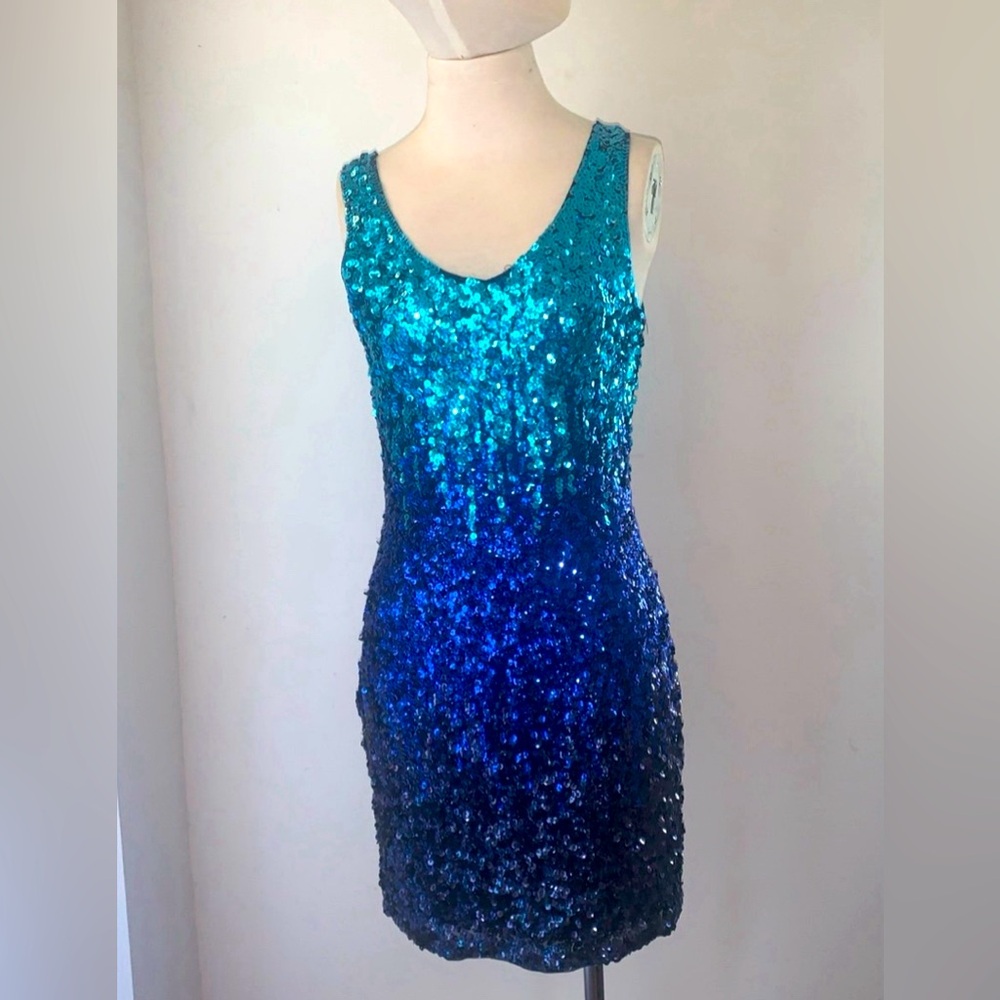 Mermaid-Inspired Sequin V-Neck Dress - Brand: MANER